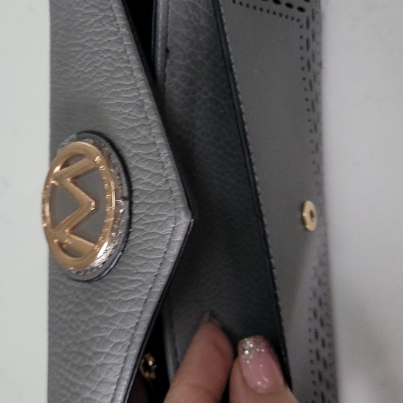 Mia K Collection Wallet on a wristlet! - Picture 4 of 4